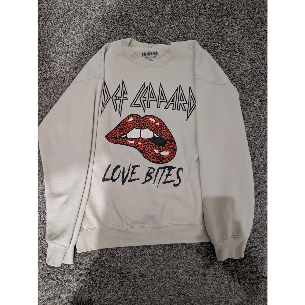 Def Leppard Love Bites Graphic Crewneck Sweatshirt L